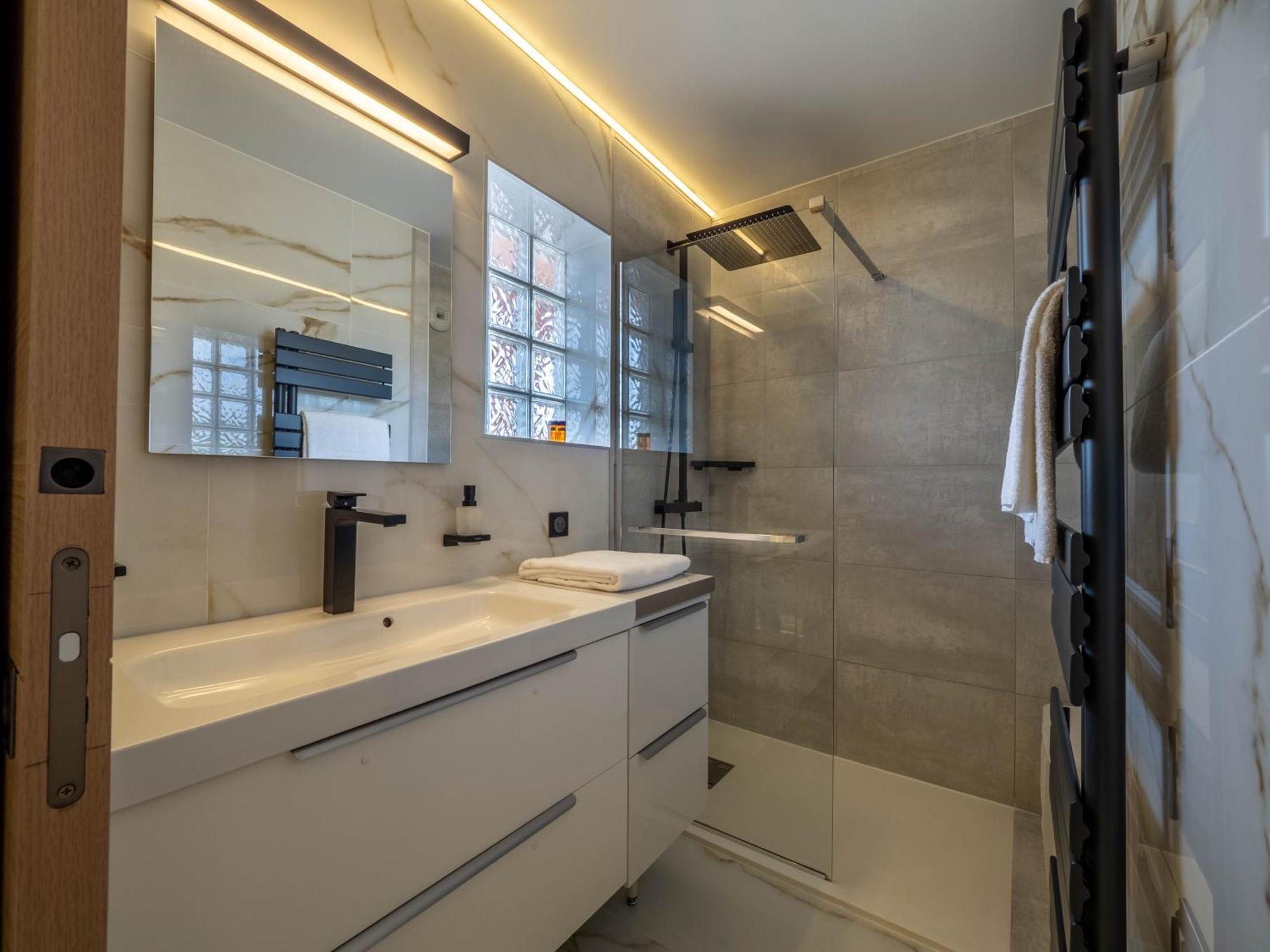 Eden Azur - Residence Hoteliere Golfe-Juan Rum bild