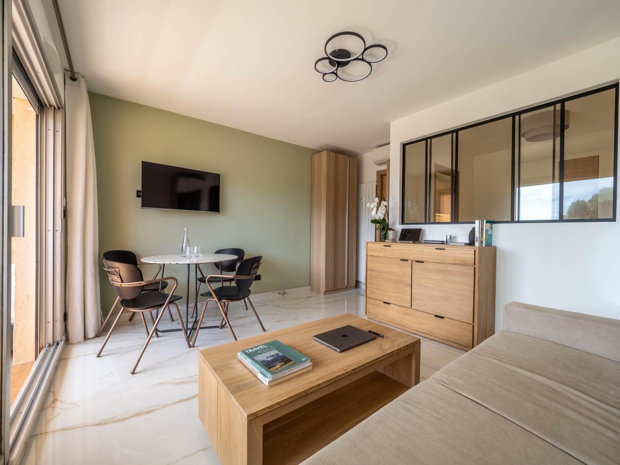 Eden Azur - Residence Hoteliere Golfe-Juan Exteriör bild