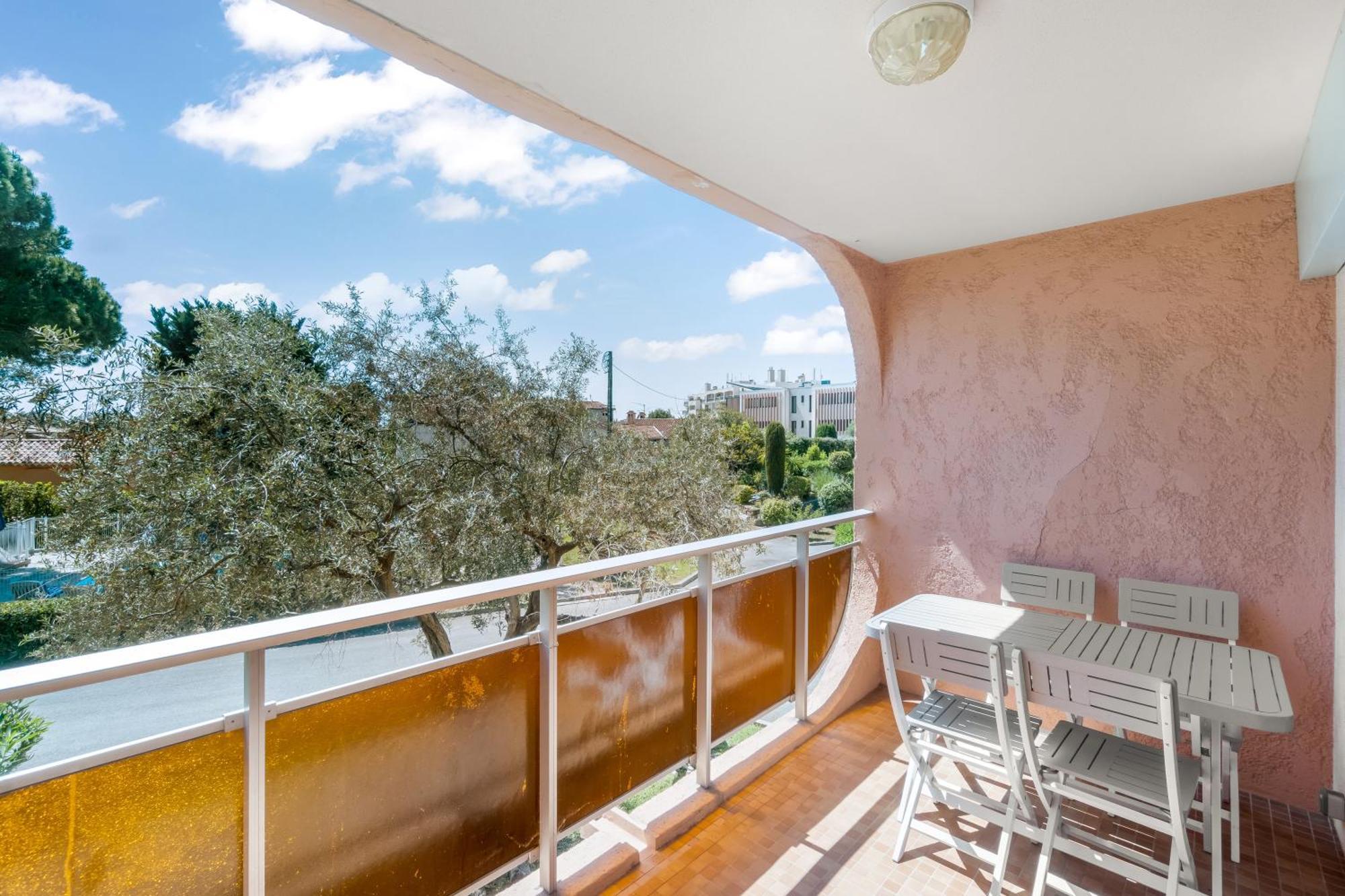 Eden Azur - Residence Hoteliere Golfe-Juan Rum bild