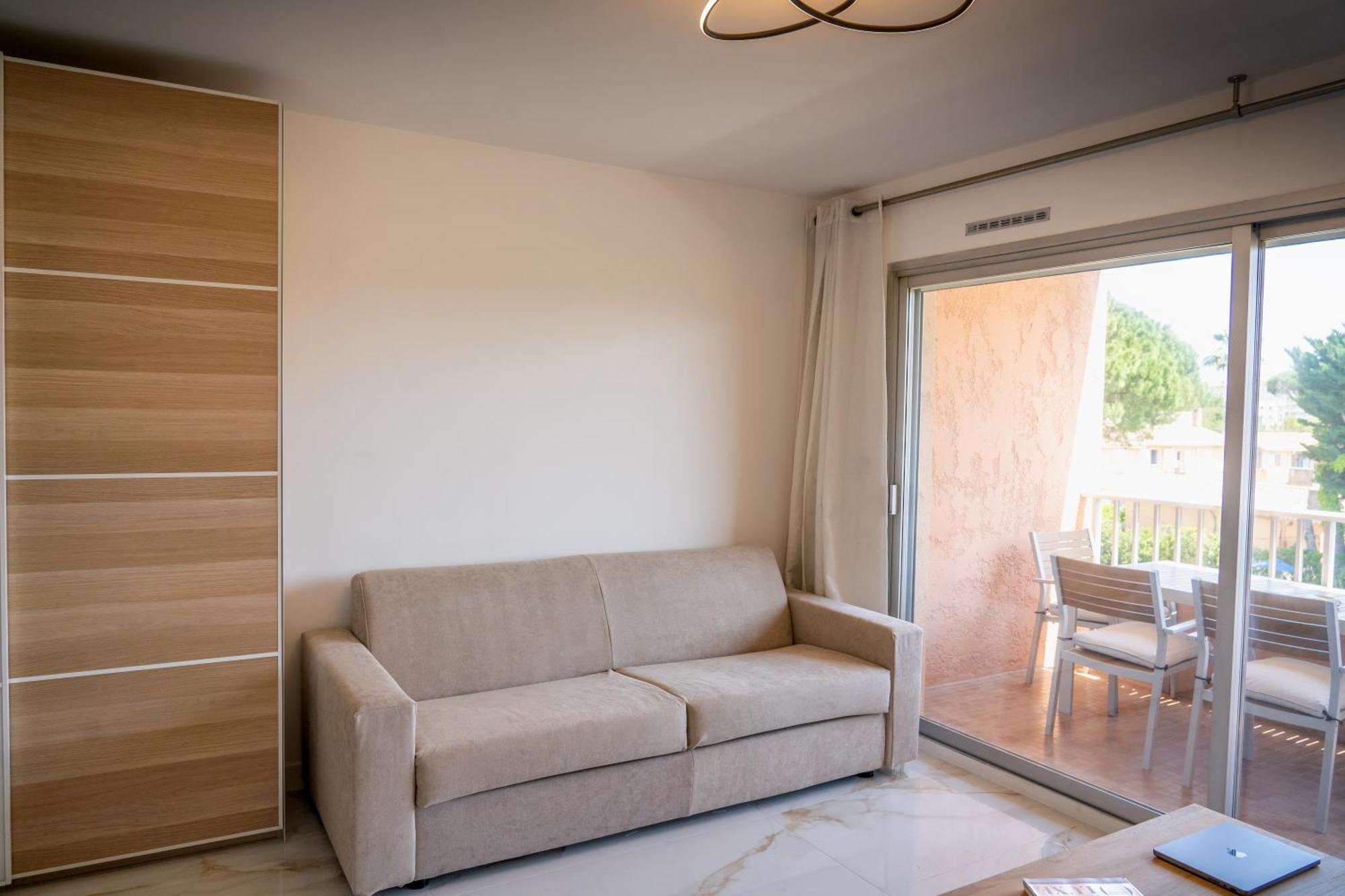 Eden Azur - Residence Hoteliere Golfe-Juan Rum bild